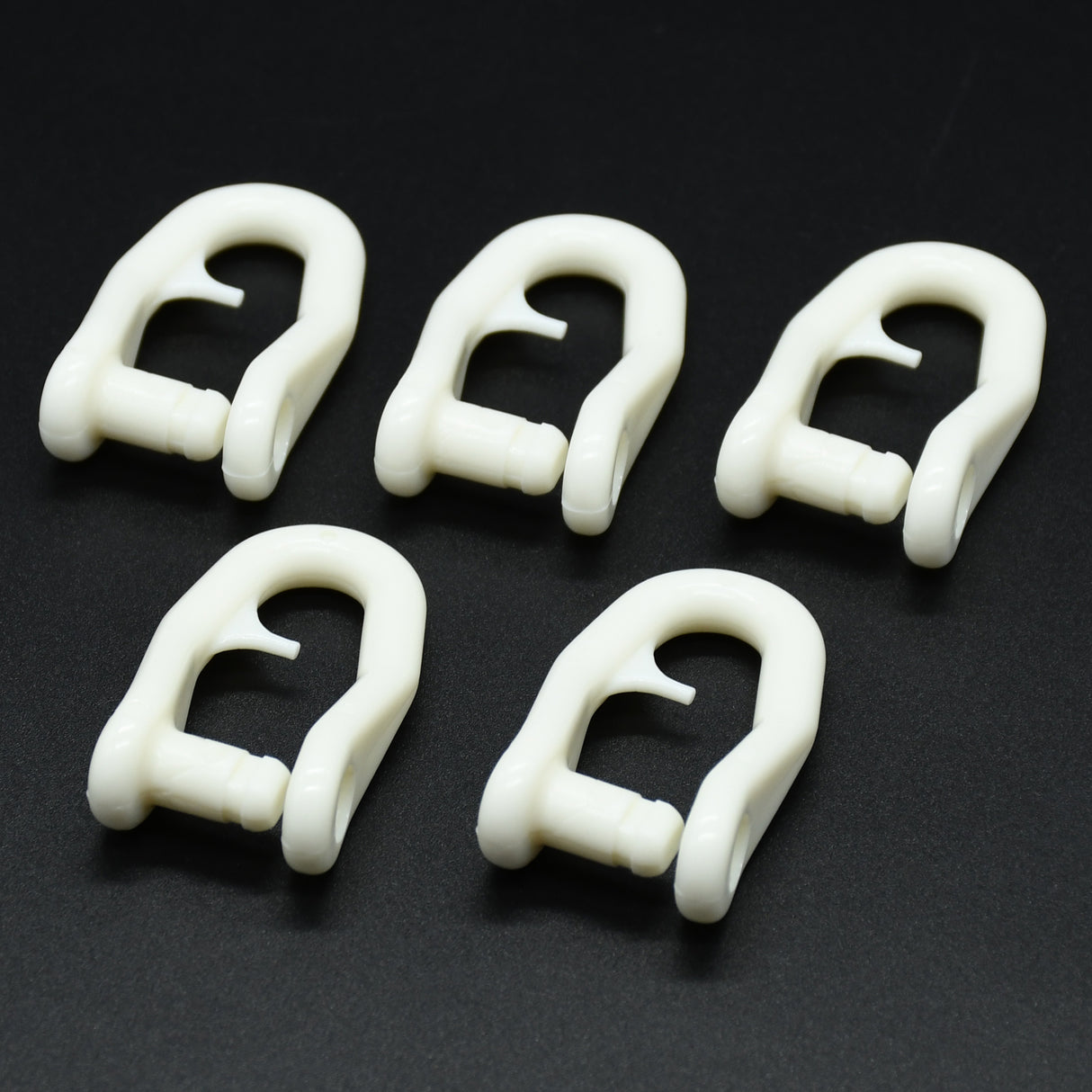 A set of 5 hooks