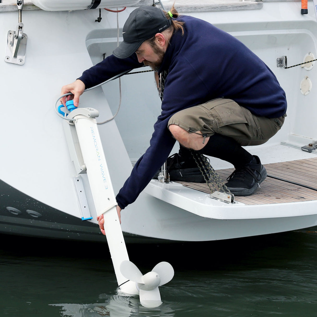 Remoran Wave 3 Hydrogenerator - 300W Sailboat Power Generator (GS / GD Models)