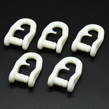 A set of 5 hooks