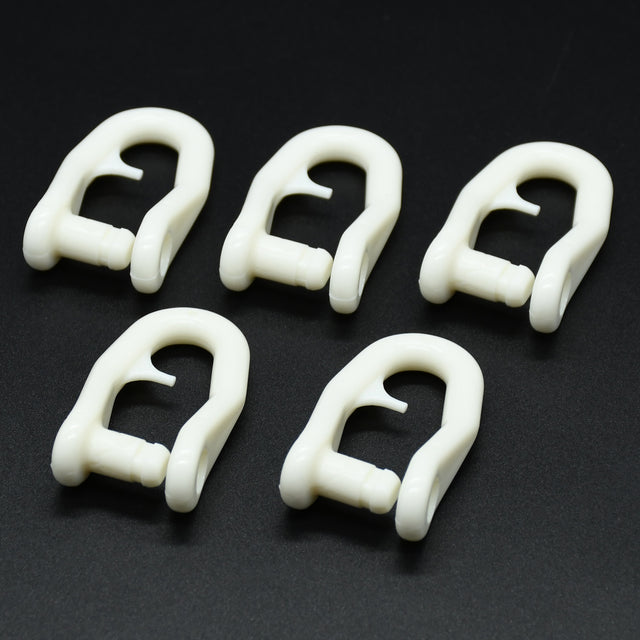 A set of 5 hooks