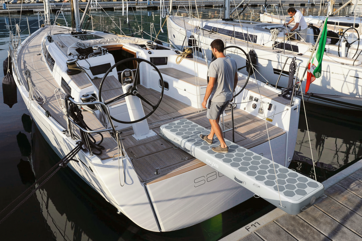 Way2 - Inflatable Reversible Gangway by Easysea